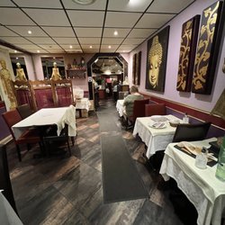 Bangkok Express - Front dining room