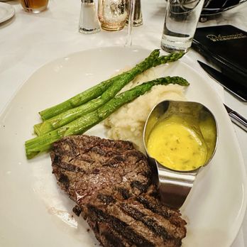 Delmonico's Steakhouse - Steakhouses Near Me - Independence, Ohio