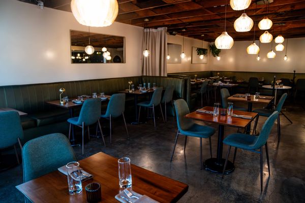 Slowly Restaurant and Lounge by null