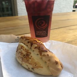 Empanada and passion tea