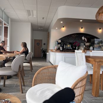 Clover Coffee & Boba - Inside decor and they also have a patio - Coffee & Tea Near Me - Ventura, California Clover Coffee & Boba - Inside decor and they also have a patio - Coffee & Tea Near Me - Ventura, California