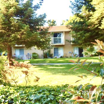 Villa Serena Retirement Community - Both upper and lower rooms looking out the back at the flowers and bushes - Retirement Homes Near Me - Santa Clara, California Villa Serena Retirement Community - Both upper and lower rooms looking out the back at the flowers and bushes - Retirement Homes Near Me - Santa Clara, California