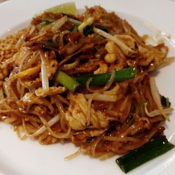 Kin'd - Chicken pad thai - Thai Near Me - Fresh Meadows, New York