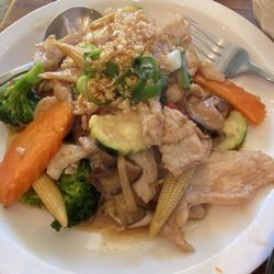 Nahm Tao Thai Kitchen - Stir-Fried Chicken with Ginger Sauce.