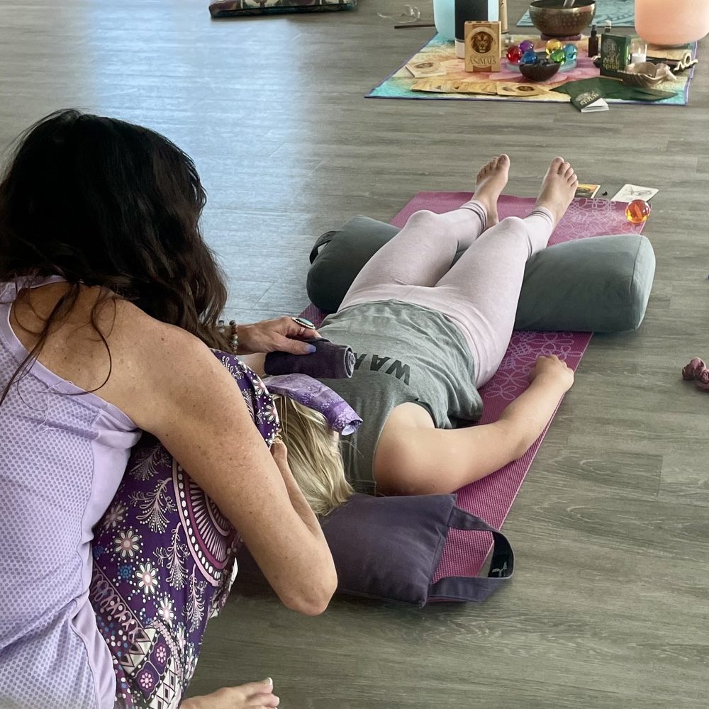 Divine Yoga Studios Logo