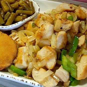 Palace Restaurant - Chicken tips with pepper, onions, green beans, and fried squash platter - Breakfast & Brunch Near Me - Monroe, North Carolina Palace Restaurant - Chicken tips with pepper, onions, green beans, and fried squash platter - Breakfast & Brunch Near Me - Monroe, North Carolina
