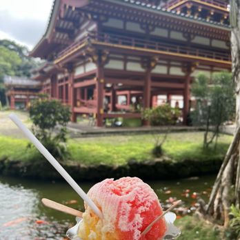 Byodo-In Temple - Shaved ice! - Buddhist Temples Near Me - Kaneohe, Hawaii