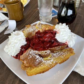 Six Corners Cafe - french toast with strawberries - Cafes Near Me - Portland, Oregon