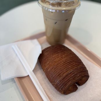 Oh Hey Cafe - Chocolate croissant and maple latte - Coffee & Tea Near Me - Lockhart, Florida