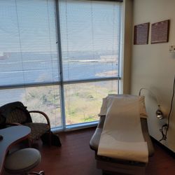 Sentara Family Medicine Physicians - Exam room
