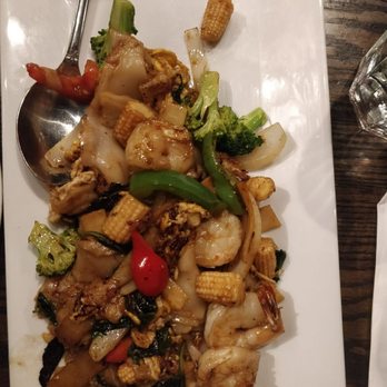 Sukho Thai - Phad Kee Mao shrimp - Thai Near Me - Bellevue, Washington Sukho Thai - Phad Kee Mao shrimp - Thai Near Me - Bellevue, Washington