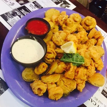 Whiteys Fish Camp - Sampler appetizer with calamari, mushroom, gator, pickles - Seafood Near Me - Fleming Island, Florida