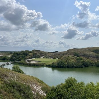 Streamsong Resort - Par 3 - take one club extra than you think - Resorts Near Me - Streamsong, Florida