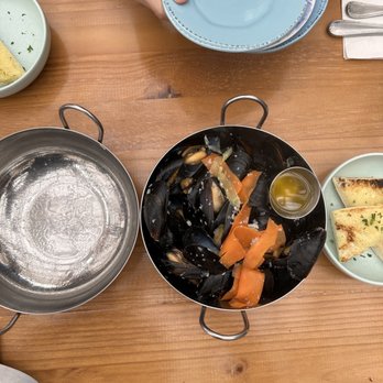 Blue Mussel Cafe - Seafood Near Me - Rustico, Prince Edward Island