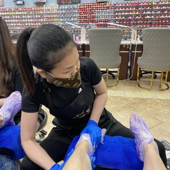 Nails Chateau - Pedi with paraffin treatment. She was gentle. - Nail Salons Near Me - Elk Grove, California