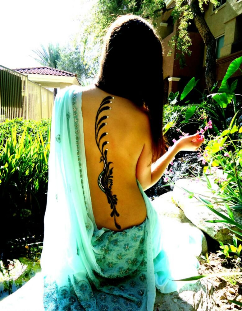 Love Henna Tattoo Logo