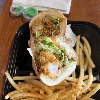 Darrow's New Orleans Grill - Shrimp Po' Boy - Cajun/Creole Near Me - Carson, California