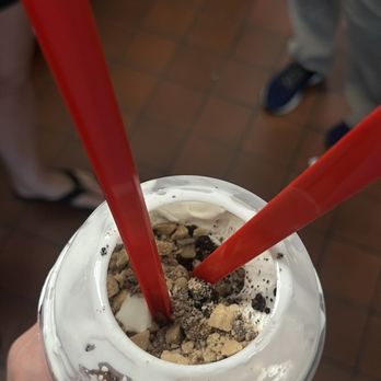 Sundaes Restaurant - Blitzen with Oreo and Heath - Burgers Near Me - Crewe, Virginia Sundaes Restaurant - Blitzen with Oreo and Heath - Burgers Near Me - Crewe, Virginia