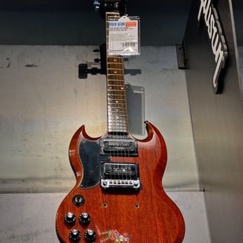 Guitar Center - Paramus, New Jersey // Aerik Von - Musical Instruments & Teachers Near Me - Paramus, New Jersey