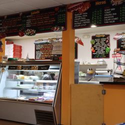 Martino's Pizzeria and Deli - Martino's Pizzeria and Deli (INSIDE VIEW)