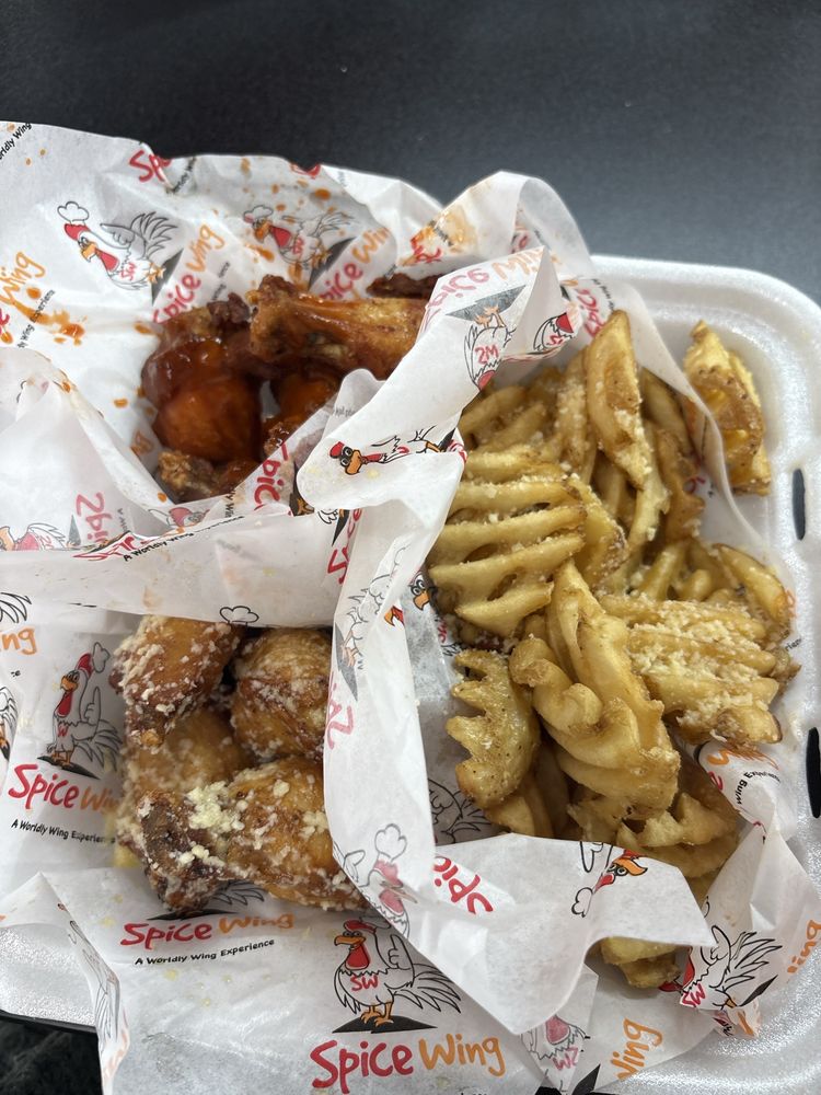 Spice Wing Newnan Logo