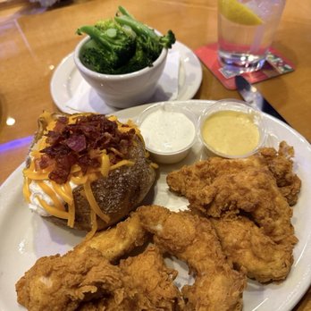 Texas Roadhouse - Chicken Critters, Broccoli and Loaded Baked Potato - Steakhouses Near Me - Magnolia, Texas Texas Roadhouse - Chicken Critters, Broccoli and Loaded Baked Potato - Steakhouses Near Me - Magnolia, Texas