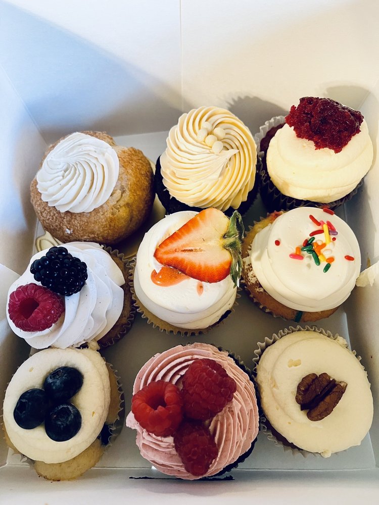 Wonderland Sweets Logo