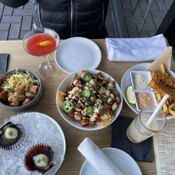 Roe Seafood Restaurant - Happy hour - Seafood Near Me - Long Beach, California Roe Seafood Restaurant - Happy hour - Seafood Near Me - Long Beach, California