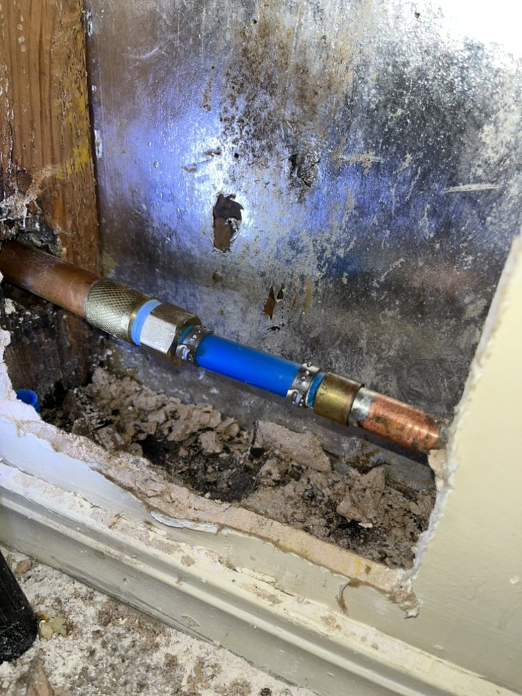 Slide of J&J Plumbing and Gas