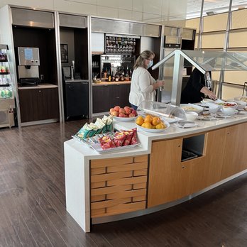 Air Canada Maple Leaf Lounge - Great food and actually booze. - Airport Lounges Near Me - Richmond, British Columbia