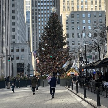 Rockefeller Center - Rockefeller Tree - Shopping Centers Near Me - New York, New York