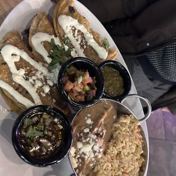 Hashtag 95 - Breakfast & Brunch Near Me - Oak Lawn, Illinois