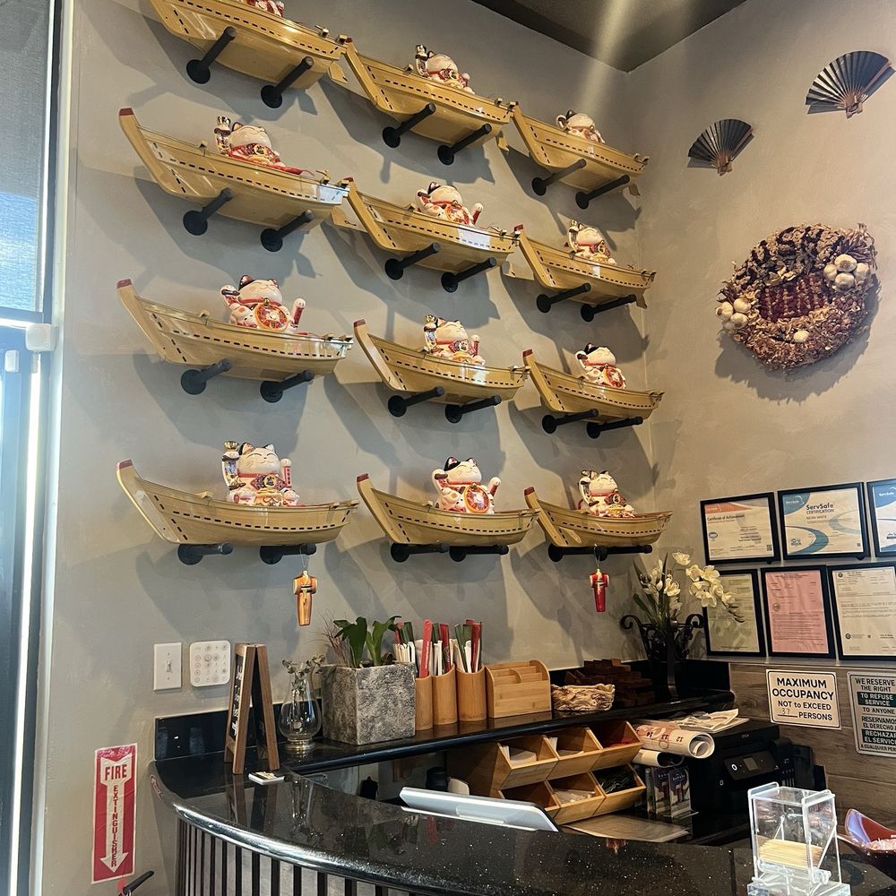 Pearl Sushi Lovers - Reception area - Japanese Near Me - Gilroy, California Pearl Sushi Lovers - Reception area - Japanese Near Me - Gilroy, California