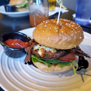 Spade And Spatula - Blue Jay Blue Cheese Burger. Damn tasty! - Gastropubs Near Me - Blue Jay, California Spade And Spatula - Blue Jay Blue Cheese Burger. Damn tasty! - Gastropubs Near Me - Blue Jay, California