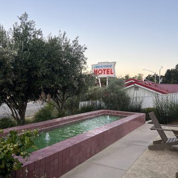 Farmhouse Paso - Hotels Near Me - Paso Robles, California