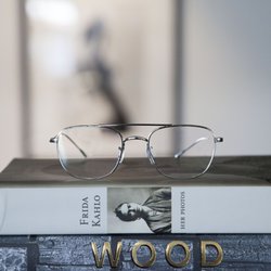 Oliver Peoples