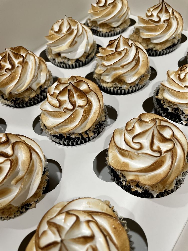 Victoria's Bakeshop Logo