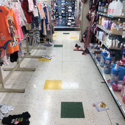 Family Dollar - This was how all the isles looked. Just stuff all over the floor!