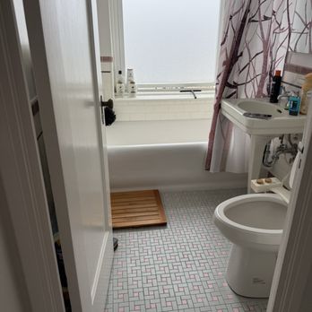 American Grout Specialists - My old bathroom before regrouted fog city gray light grey - Flooring Near Me - San Francisco, California American Grout Specialists - My old bathroom before regrouted fog city gray light grey - Flooring Near Me - San Francisco, California