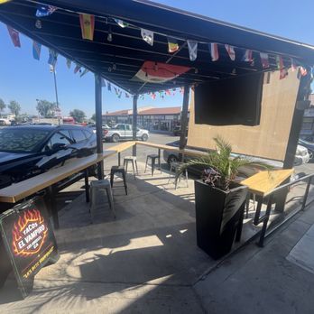 Tacos El Vampiro - Out side - Mexican Near Me - Sylmar, California Tacos El Vampiro - Out side - Mexican Near Me - Sylmar, California