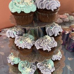 Buttercream Bliss Gourmet Cupcakes - Custom ordered Frozen cupcakes