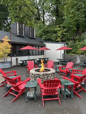 Hollywood Tavern by null