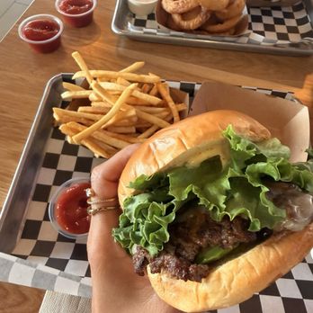 Made Burgers - Avocado burger with the skinny fries - Burgers Near Me - Lawndale, California Made Burgers - Avocado burger with the skinny fries - Burgers Near Me - Lawndale, California