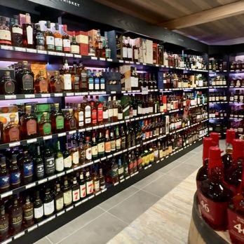 The Good Pour - Inside the Whiskey Vault - Beer, Wine & Spirits Near Me - Winter Park, Florida