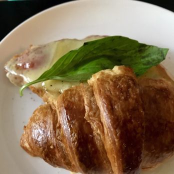 Federal Café - Croissant with ham and cheese. - Breakfast & Brunch Near Me - Barcelona, B