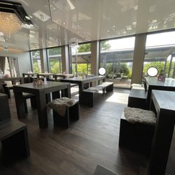 Schwitzer's Brasserie & Lounge