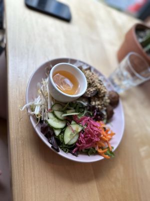 Le Petit Sao (Vieux Montréal) by null