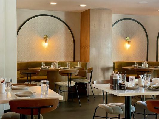 Saigon Alley Kitchen + Bar by null