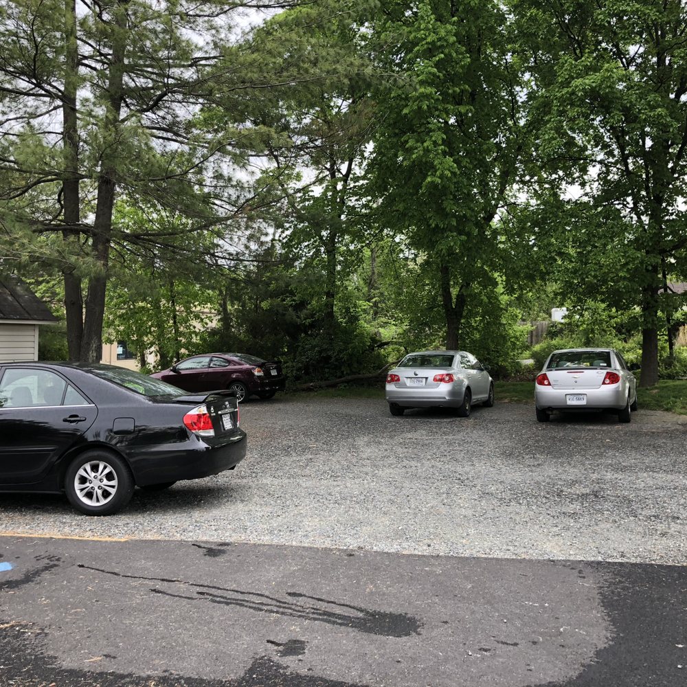 Mona's Lebanese Cafe - Parking Lot - Lebanese Near Me - Sterling, Virginia