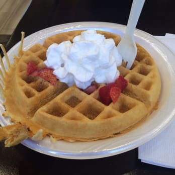 Hampton Inn Prescott - Waffle maker to make yummy waffles w/ fresh strawberries. - Hotels Near Me - Prescott, Arizona Hampton Inn Prescott - Waffle maker to make yummy waffles w/ fresh strawberries. - Hotels Near Me - Prescott, Arizona